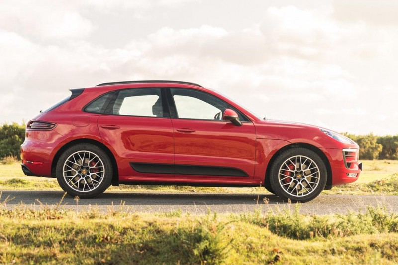 360-сильный кроссовер Porsche Macan GTS