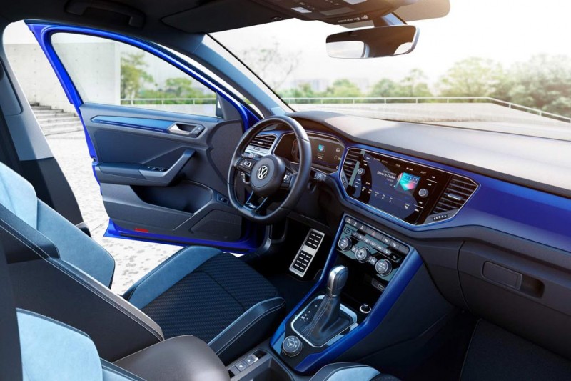 Volkswagen T-Roc R: заряженный паркетник с мощным мотором