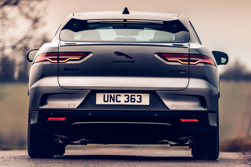 Jaguar I-Pace 2021: электрический кроссовер