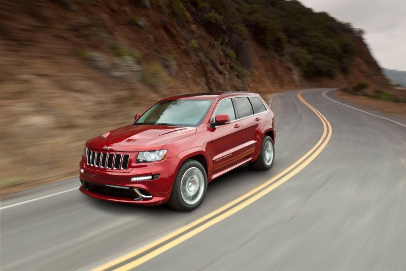 Заряженный внедорожник Jeep Grand Cherokee SRT8