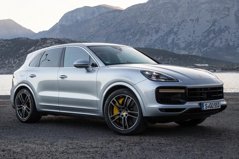 Porsche Cayenne Turbo 2021: спорткар среди кроссоверов