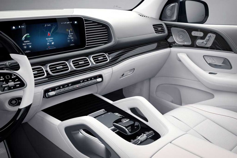 Седан и внедорожник Mercedes-Maybach отметились спецверсией к 100-летию бренда 8 Седан и внедорожник Mercedes-Maybach отметились спецверсией к 100-летию бренда