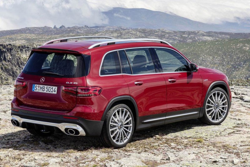 Mercedes-AMG GLB 35: спортивная версия кроссовера