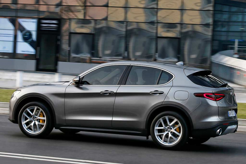 Первый серийный кроссовер Alfa Romeo получил имя Stelvio