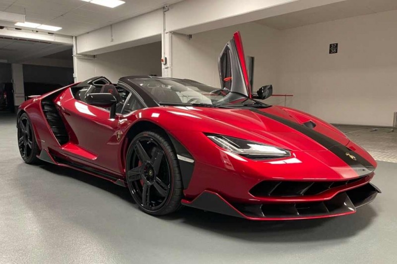 Владелец Lamborghini Centenario Roadster без пробега хочет за машину ₽408 млн