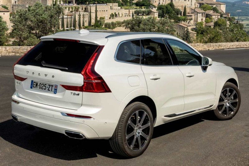 Volvo XC60 2021: комплектации и цены, фото новой модели, отзывы владельцев