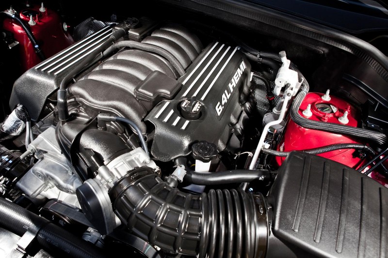 Заряженный внедорожник Jeep Grand Cherokee SRT8