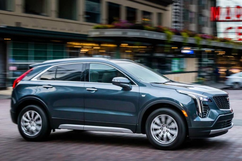 Новый Cadillac XT4 2021: младший кроссовер в линейке