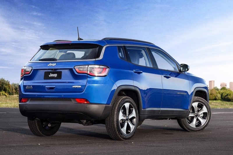 Jeep Compass 2021: компактный вседорожик