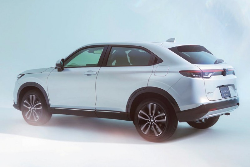 Паркетник Honda Vezel сменил поколение и получил гибридное исполнение e:HEV