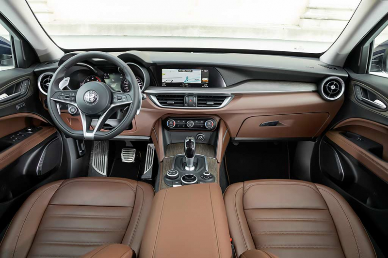 Первый серийный кроссовер Alfa Romeo получил имя Stelvio