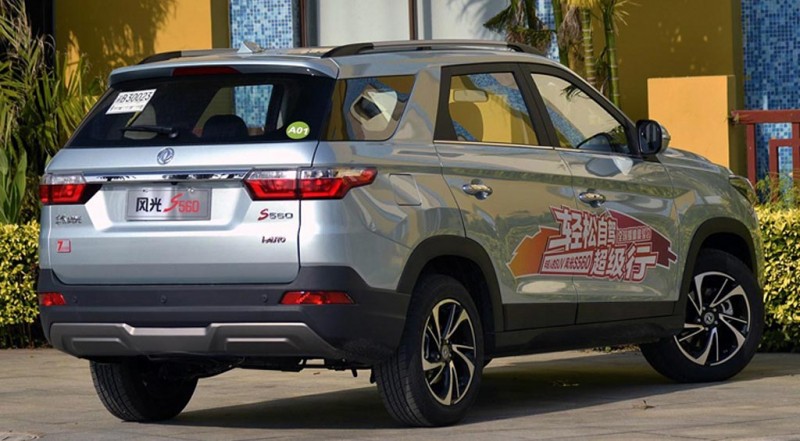 В Китае представлен 7-местный кроссовер Dongfeng S560