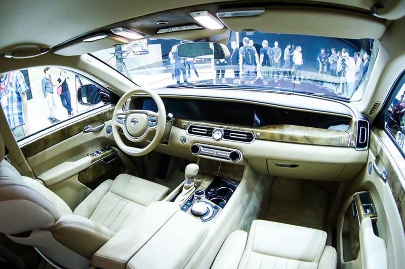 Aurus Senat S600: представительский седан за ₽18 млн.