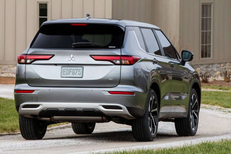 Представлен новый Mitsubishi Outlander 4: до России доберется нескоро