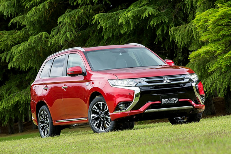 Гибридный кроссовер Mitsubishi Outlander PHEV