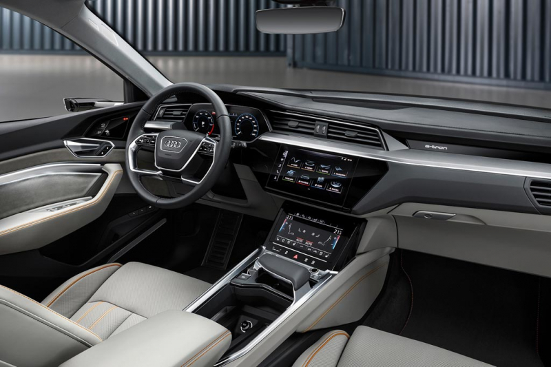 Audi e-tron 2021: первый электрический кроссовер Ауди