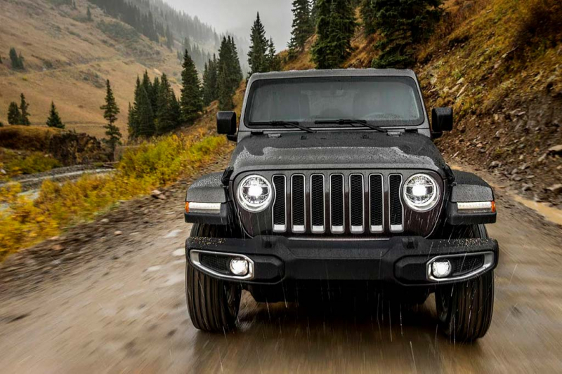 Jeep Wrangler JL 2021: улучшенный по всем фронтам