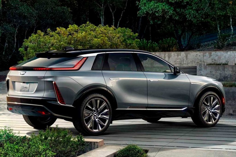 Кроссовер Cadillac Lyriq стал первым электрокаром американской марки