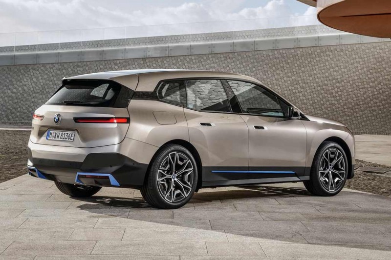 Берегись, Тесла: баварцы презентовали электрический BMW iX