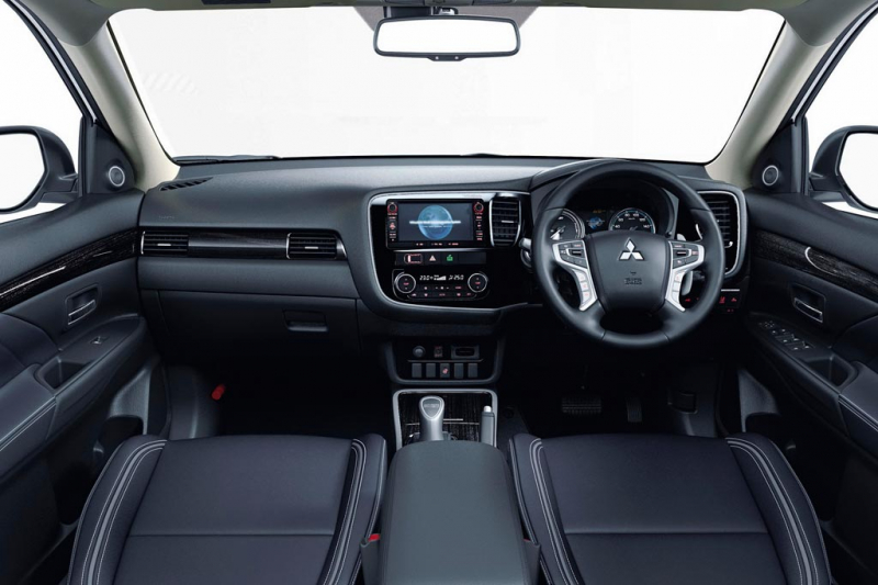 Гибридный кроссовер Mitsubishi Outlander PHEV