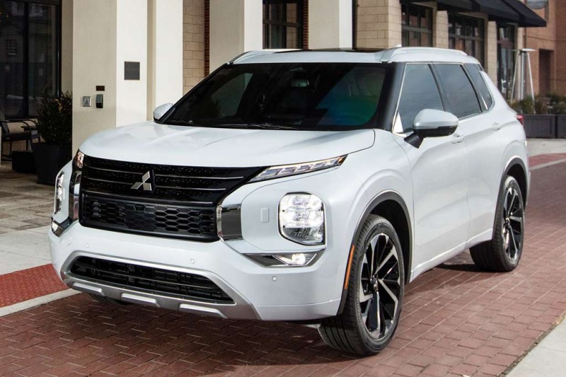 Представлен новый Mitsubishi Outlander 4: до России доберется нескоро