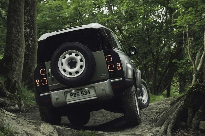 Британцы представили новый Land Rover Defender 2021