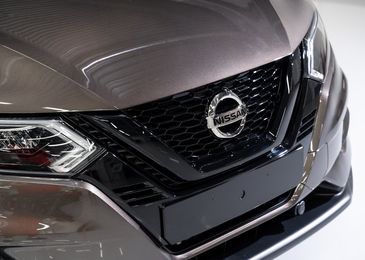 Nissan представил в России Qashqai и X-Trail в исполнении N-Design