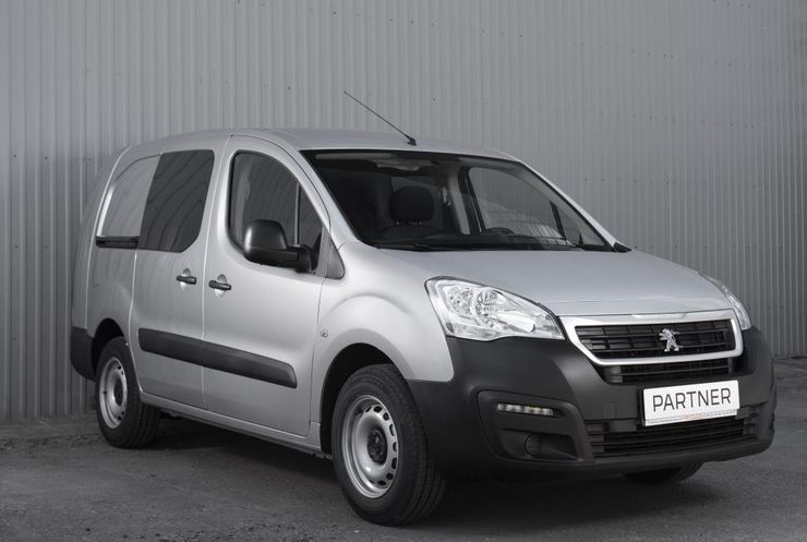 У &laquo;каблучка&raquo; Peugeot Partner появилась версия для большой семьи
