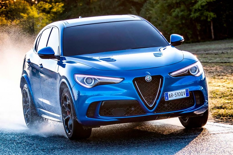 510-сильный кроссовер Alfa Romeo Stelvio Quadrifoglio