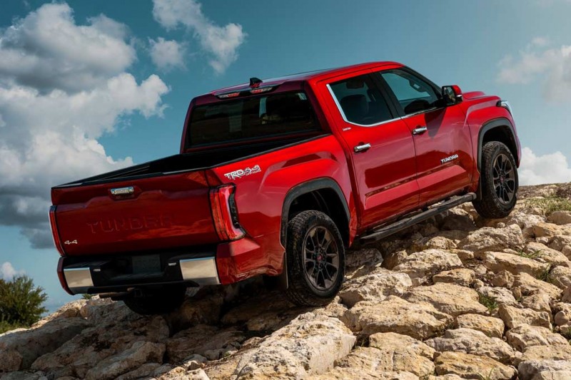 Японцы презентовали Toyota Tundra 2022: пикап третьего поколения