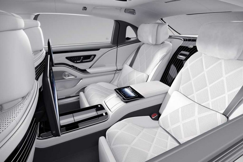 Седан и внедорожник Mercedes-Maybach отметились спецверсией к 100-летию бренда 5 Седан и внедорожник Mercedes-Maybach отметились спецверсией к 100-летию бренда