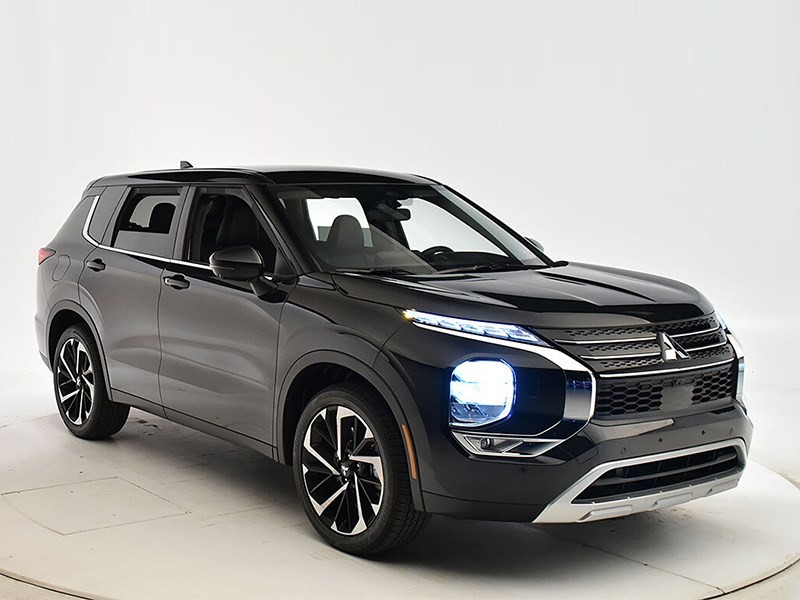Новый Mitsubishi Outlander признан одной из самых безопасных машин