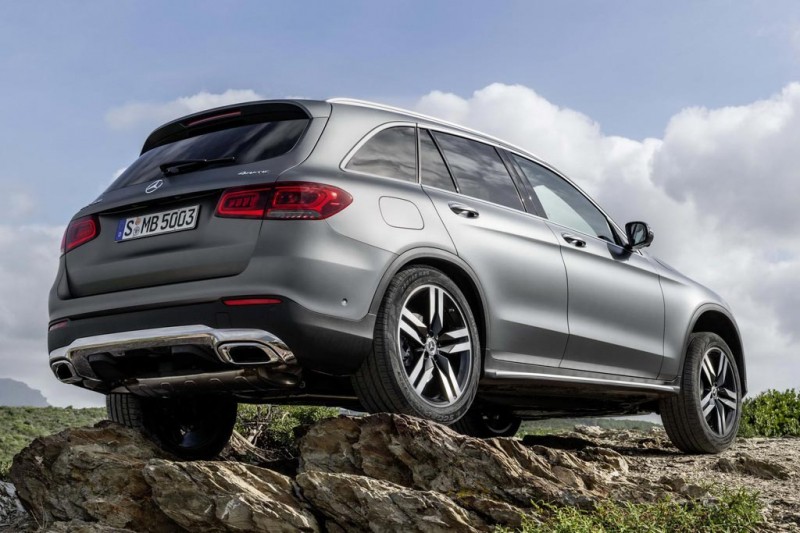 Mercedes GLC 2021 года: рестайлинговый кроссовер