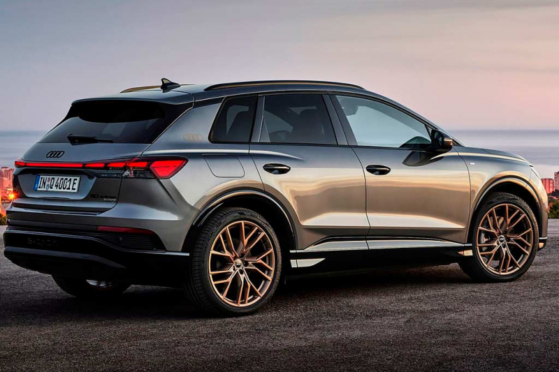 Электрический Audi Q4 e-tron дебютировал вместе с версией Sportback