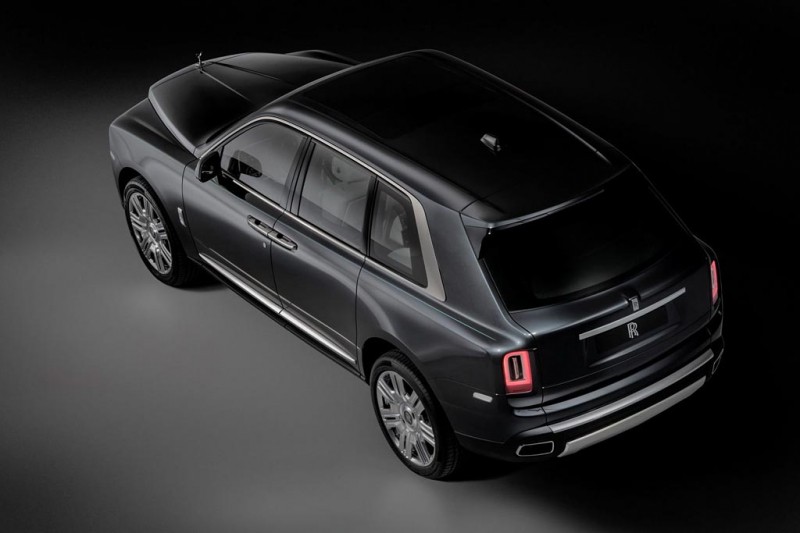 Rolls-Royce Cullinan 2021: роскошный британский внедорожник