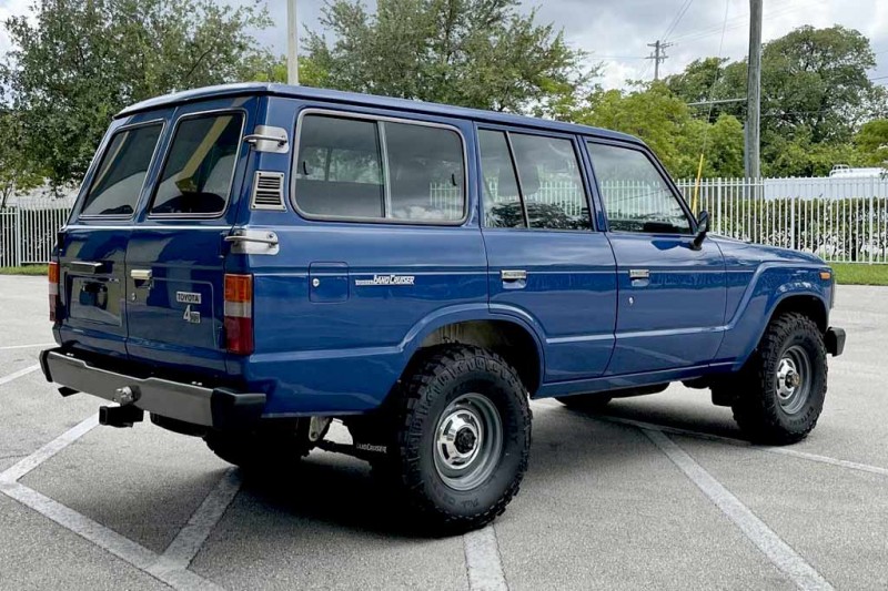 Land Cruiser FJ62 с пробегом 322 000 км ушел с молотка почти за 2 млн рублей