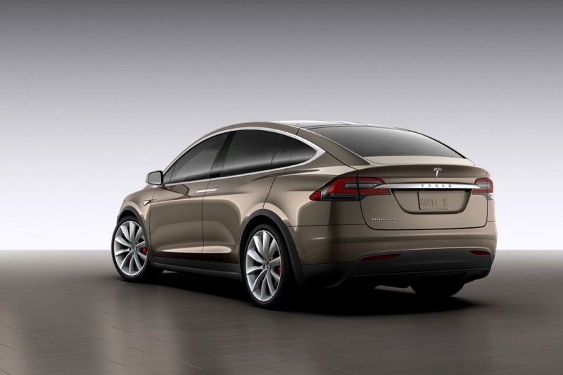 Электрический кроссовер Tesla Model X