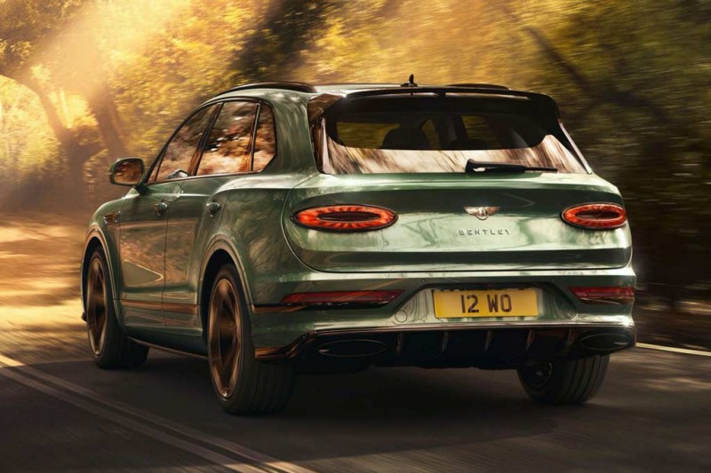Новый Bentley Bentayga 2021 года получил задние фонари в стиле Континенталь GT