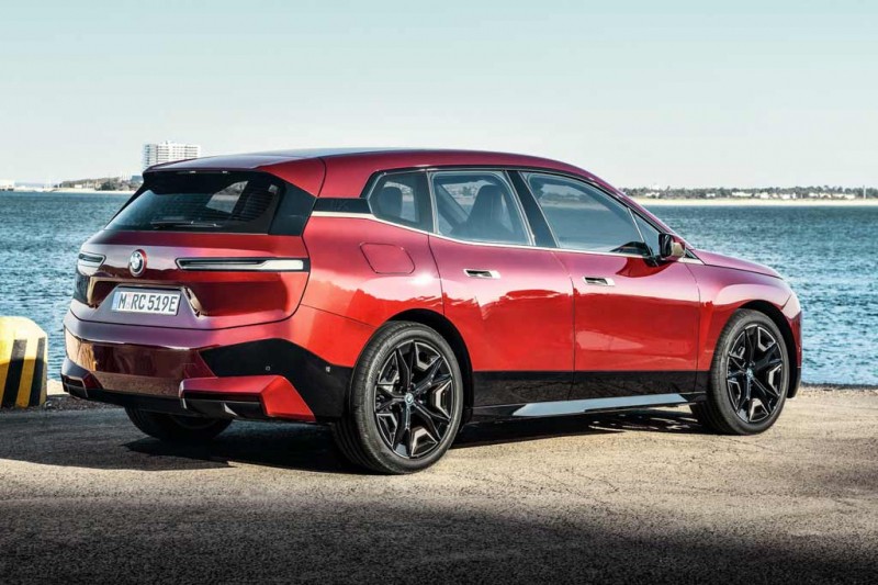 Берегись, Тесла: баварцы презентовали электрический BMW iX
