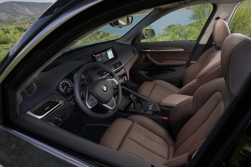 Баварцы представили кроссовер BMW X1 в новом кузове F48