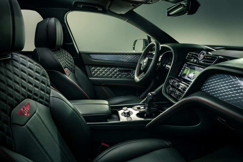 Новый Bentley Bentayga 2021 года получил задние фонари в стиле Континенталь GT