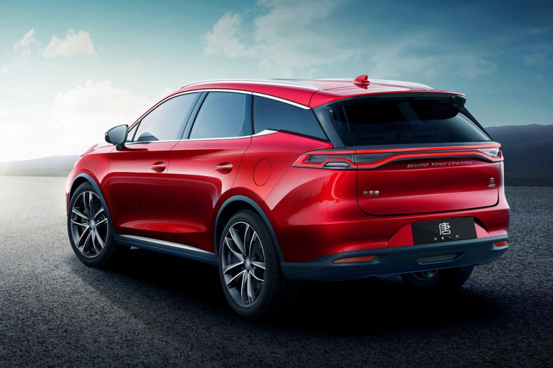 Новый BYD Tang получил большой поворотный дисплей