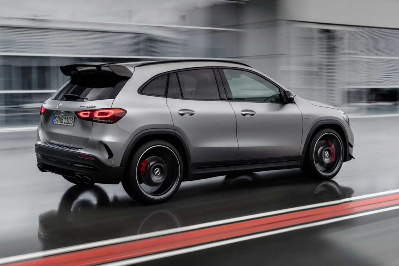 Представлен &laquo;заряженный&raquo; кроссовер Mercedes-AMG GLA 45 2021