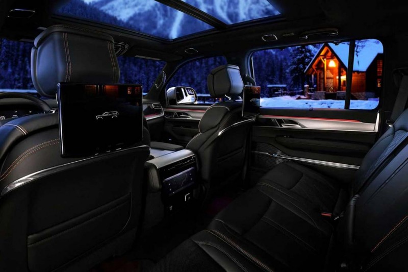Компания Jeep возродила модель Wagoneer: теперь это люксовый внедорожник