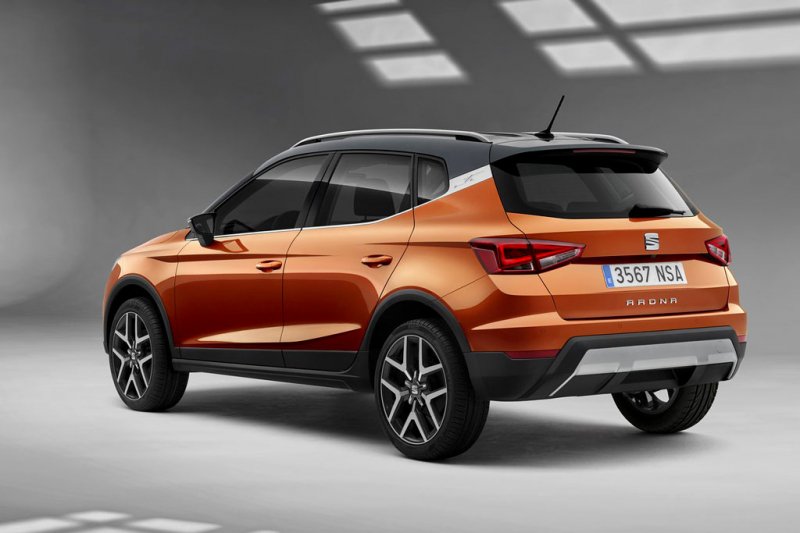 Испанцы представили новый кроссовер Seat Arona 2018