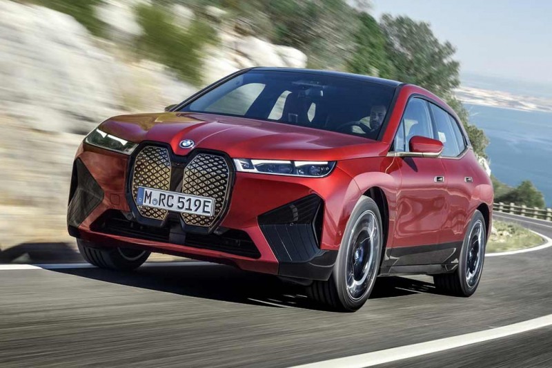 Берегись, Тесла: баварцы презентовали электрический BMW iX