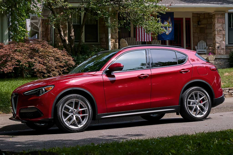 Первый серийный кроссовер Alfa Romeo получил имя Stelvio