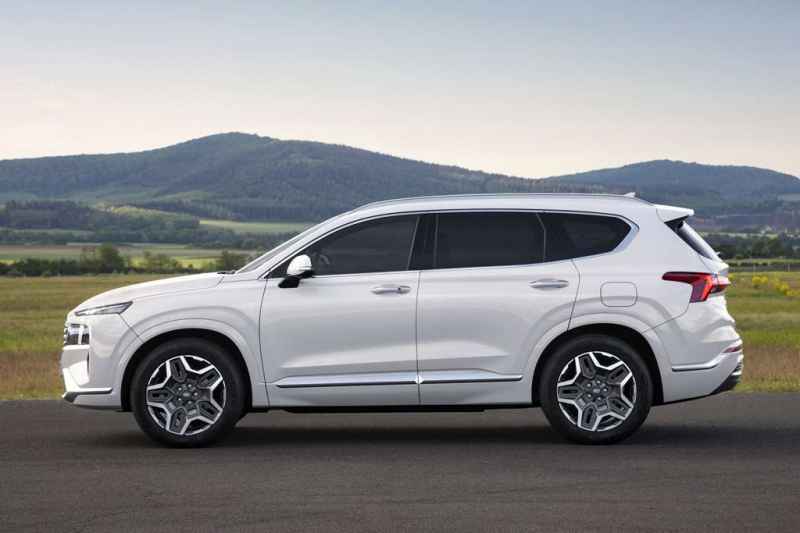 Hyundai Santa Fe 2021 года: плановый рестайлинг и переезд на новую платформу