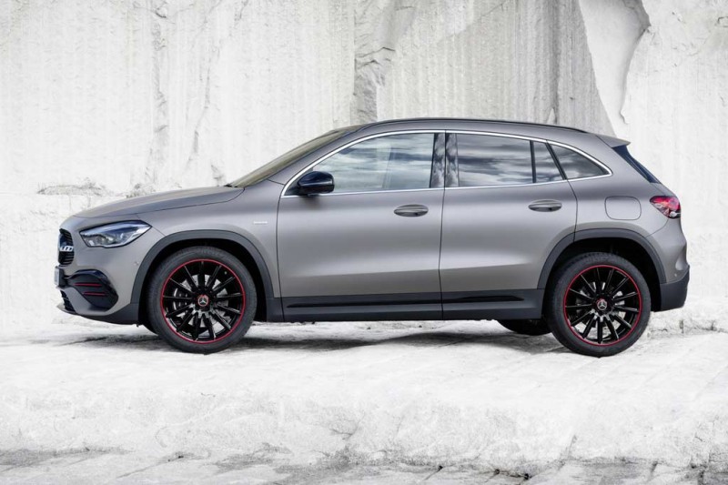 Новый кроссовер Мерседес GLA 2021: представлена модель второго поколения