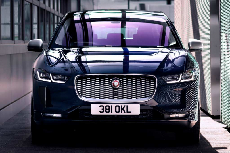 Jaguar I-Pace 2021: электрический кроссовер